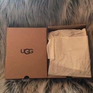 Uggs, Brand new, Chestnut, Mini Bailey Bow II